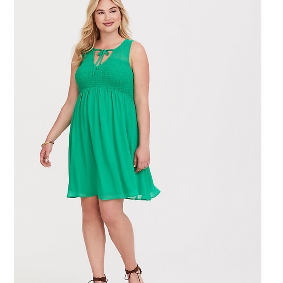 torrid Dresses & Skirts - Torrid NWT green chiffon smock dress size 2